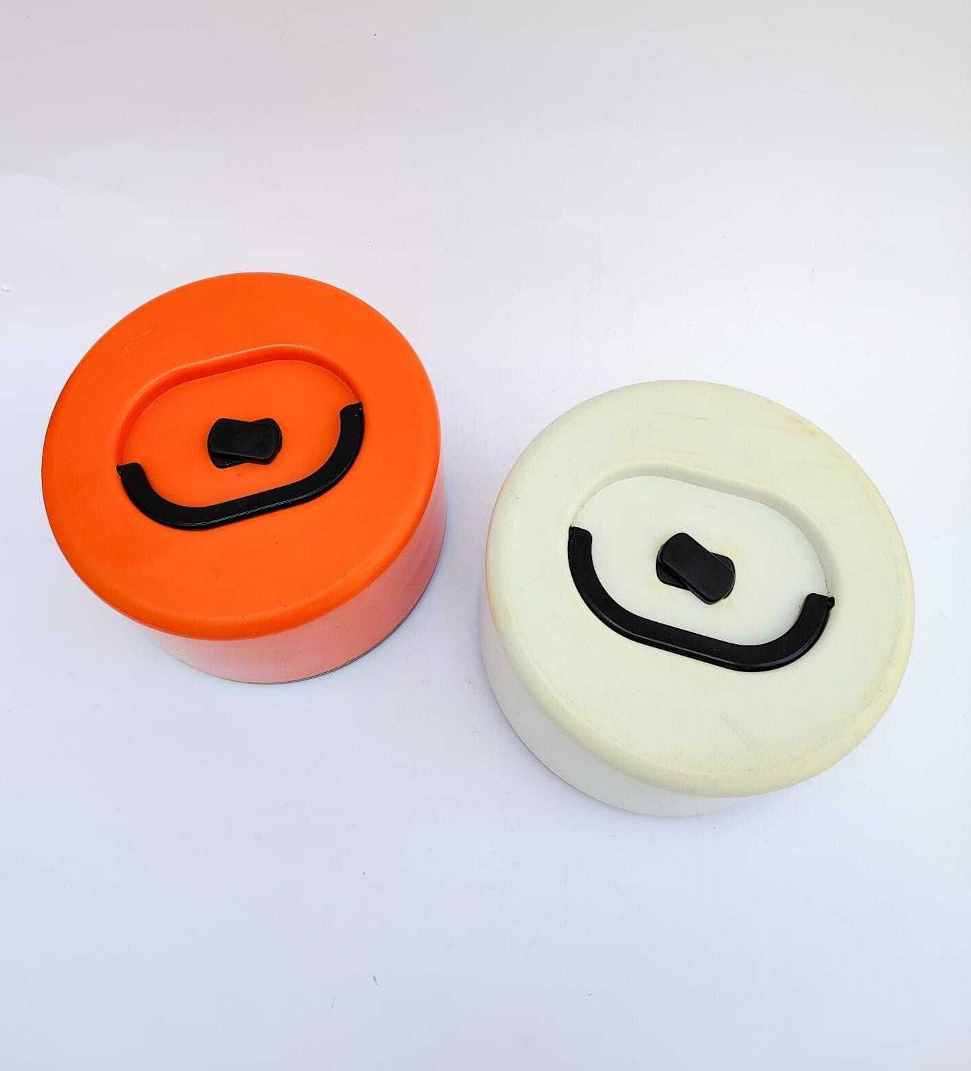 Paire de porte-disques Kartell 1 7200, design Space Age vintage, orange et blanc, par Olaf Von Bohr photo furniture