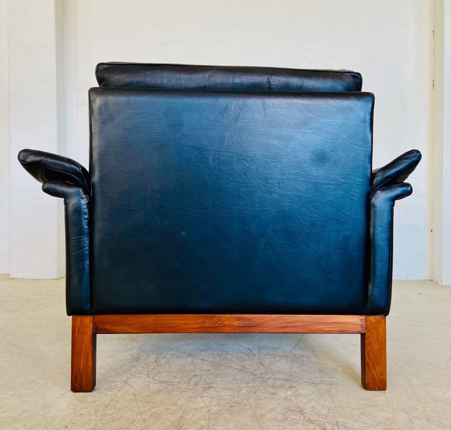 photo for sale Vintage Danish Mid Century Black Buttoned Leather  Lounge Chair 1970,S