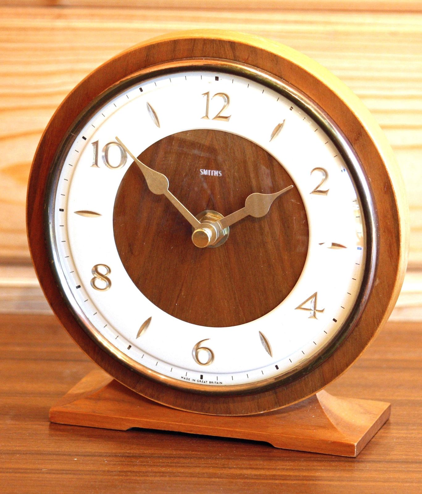 Vintage Smiths Mantel Clock   15cm Wooden Retro Mid Century 1950s Desk Clock Off The Wall Clocks