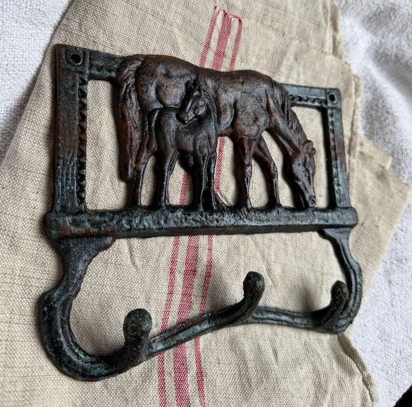 Antique Wall Mounted T Towel Hooks Pot Hanger Cast Iron Coat Hooks With Horse photo for sale