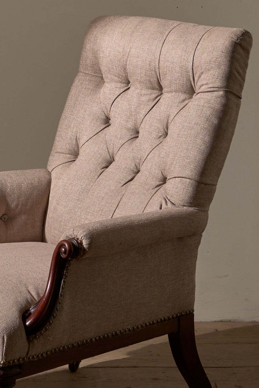 William IV English Country House Armchair With Mahogany Show Wood Frame photo for sale