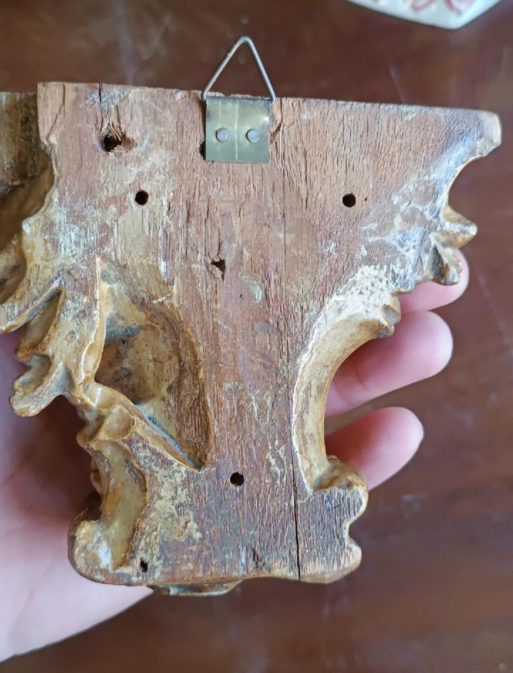 Antique Gold Wooden Frieze Shelf Shelf photo vinterior