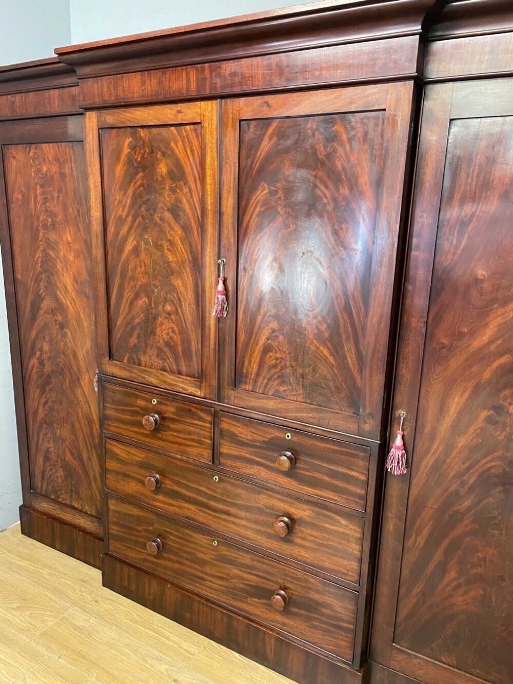 Georgian Country House Flame Mahogany Four Door Wardrobe photo Furniture