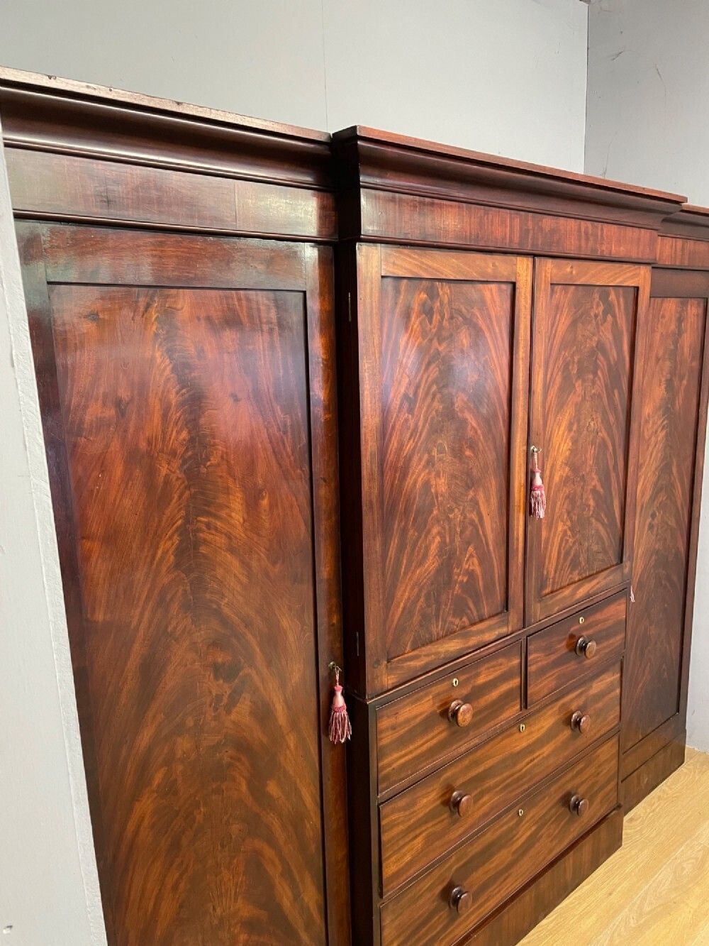 Georgian Country House Flame Mahogany Four Door Wardrobe photo 1275.0