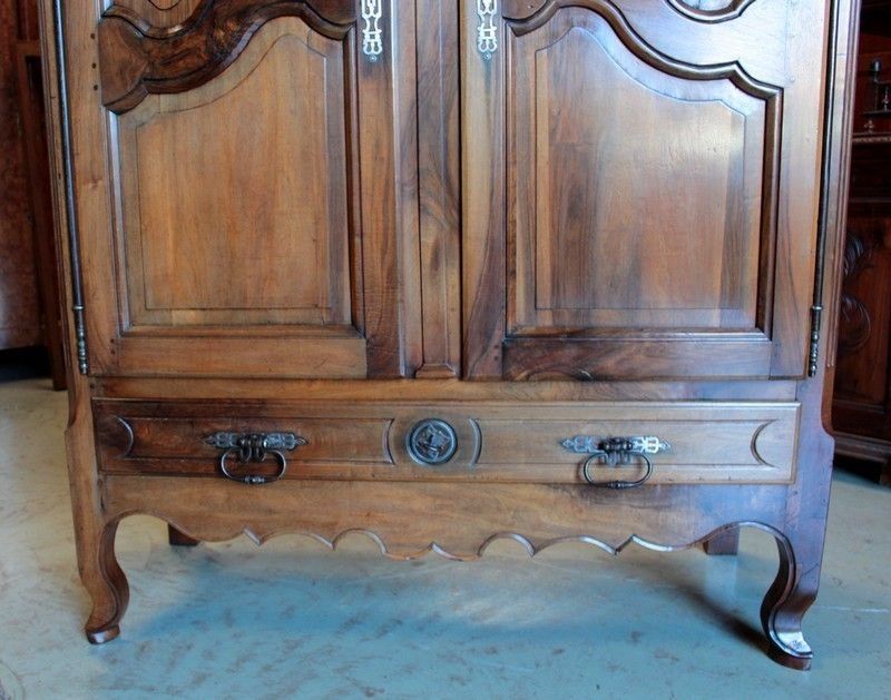 Louis XV Walnut Cabinet 18th photo Furniture