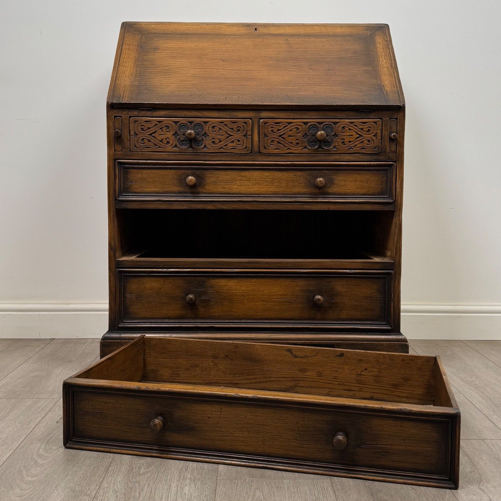 495.0 Antique 20th Century Jacobean Style Bureau In Oak ( Af 5779 ) photo