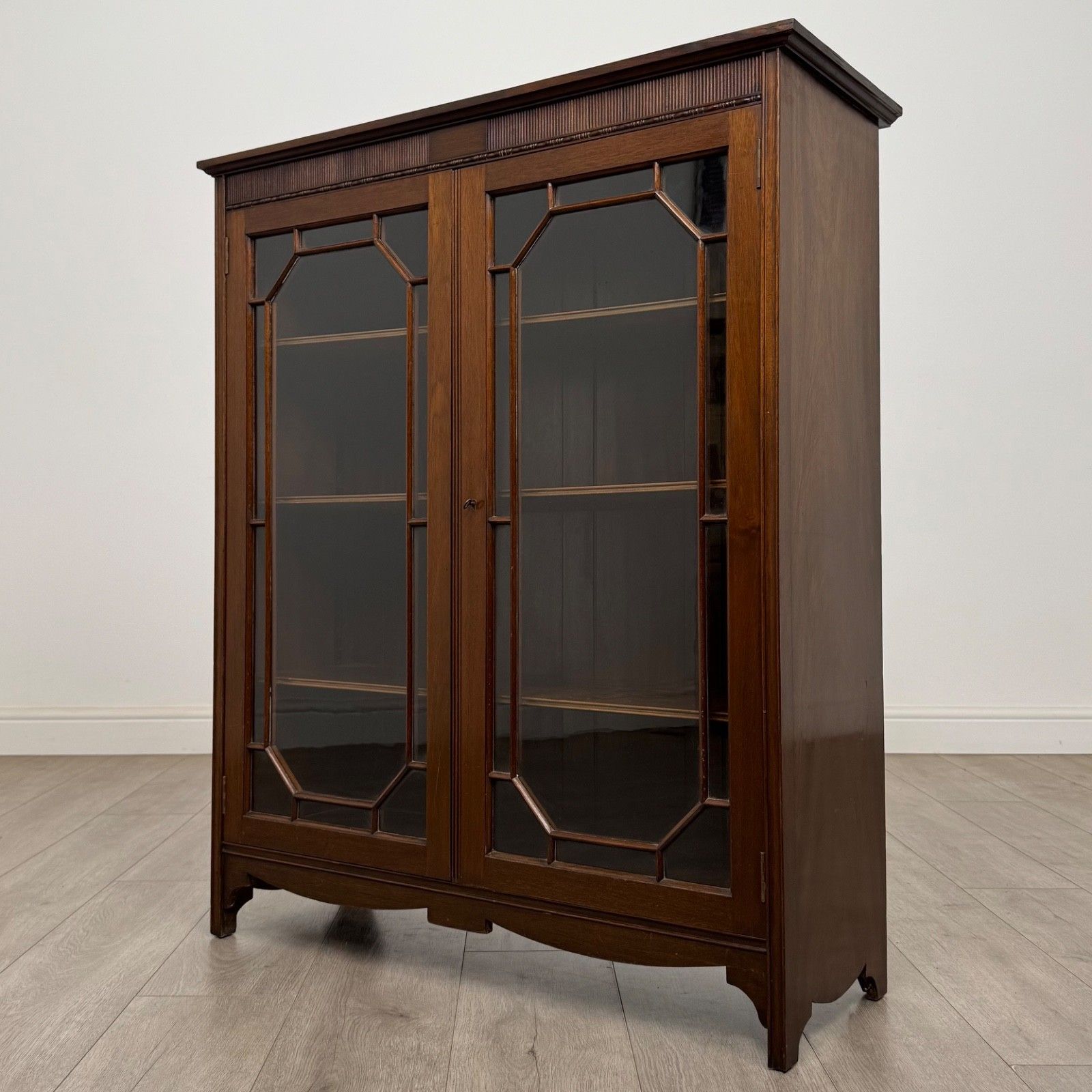 Antique 20th Century Display Cabinet By Warring & Gillows Ltd ( Af 5802 ) photo for sale