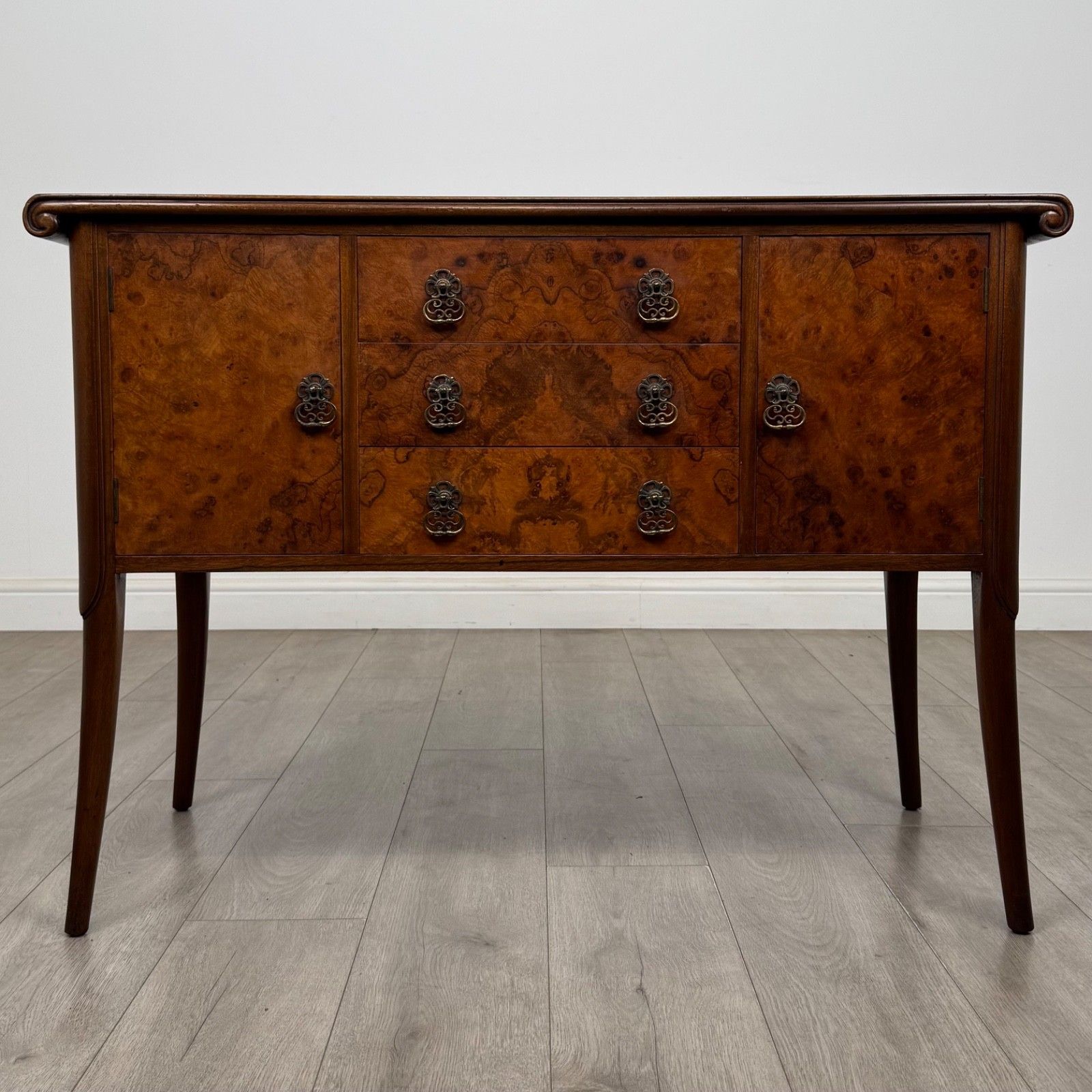 Antique 20th Century Edwardian Sideboard In Burr Walnut ( Af 5775 )