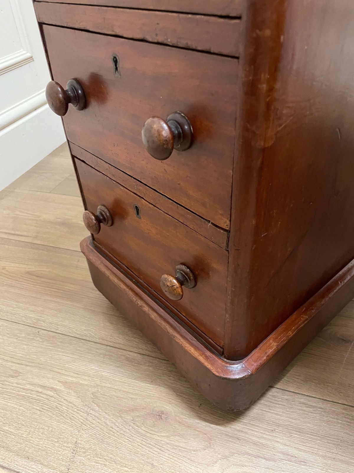 Furniture Antique Mahogany Victorian Pedestal Desk With Original Leather Top photo