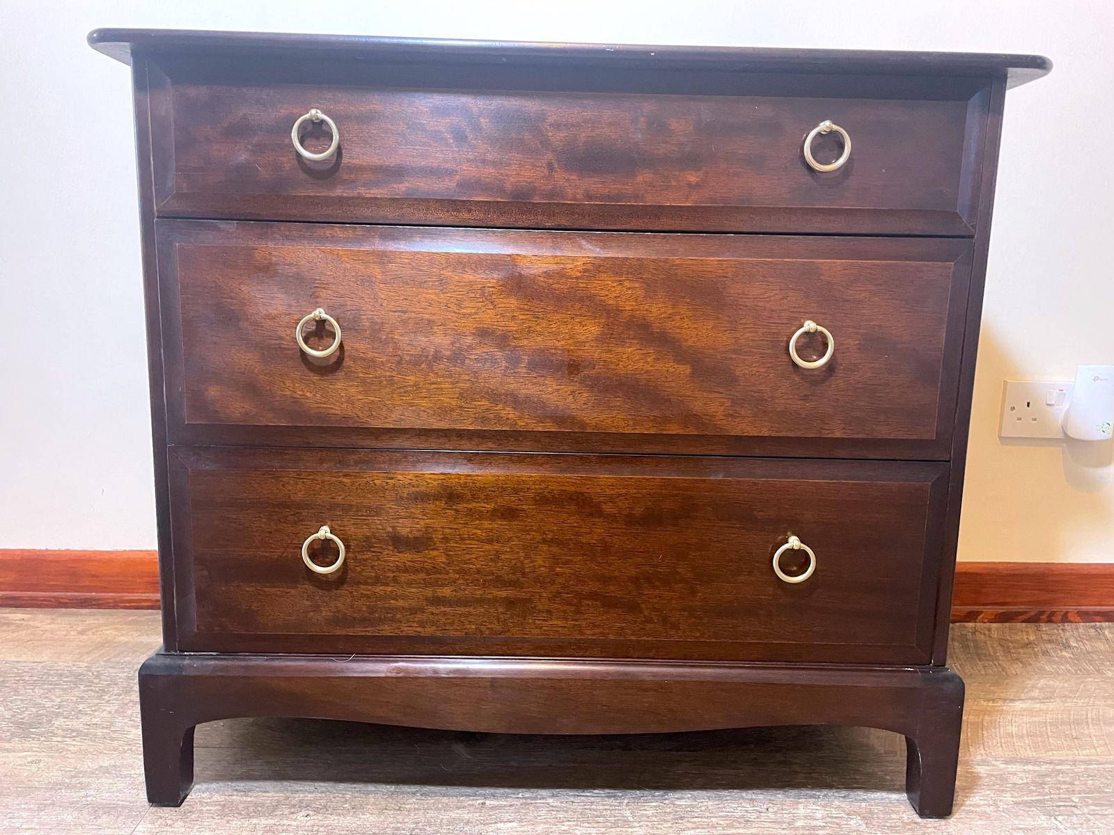 Elegant Vintage Stag Mahogany Veneer 3 Drawer Chest
