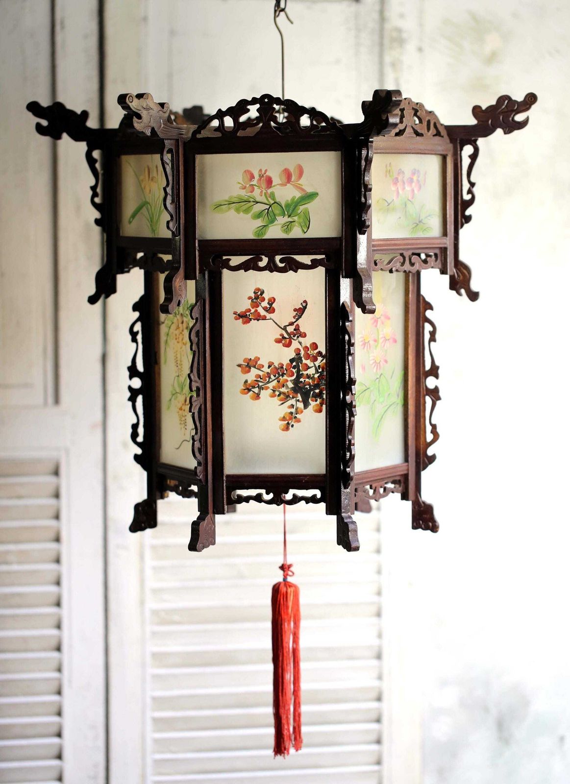 Antique Chinese Lantern Oriental Lamp Light Shade Lantern Reverse Painted Glass Panels Dragons