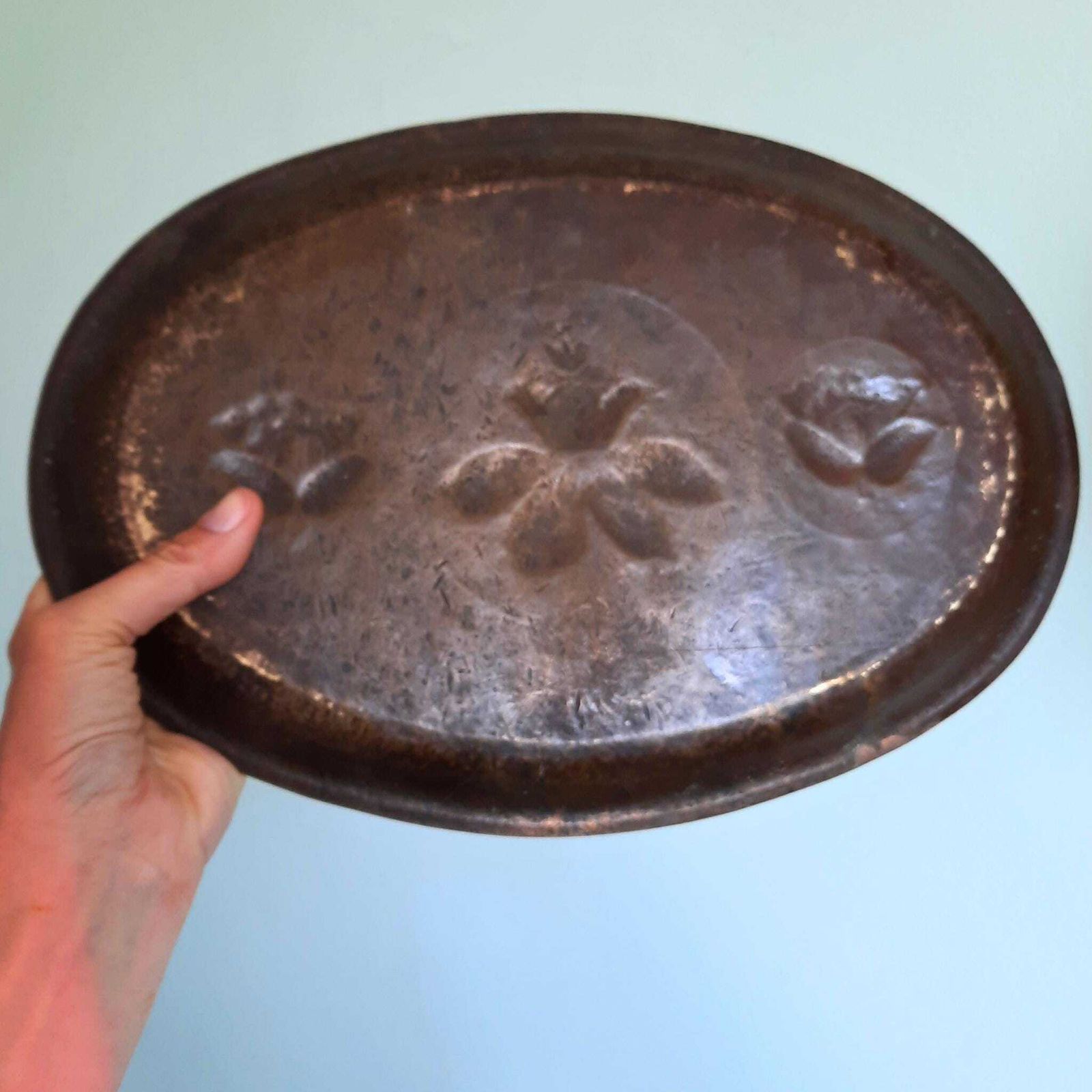 Antique Indian Hand Crafted Brass Decorative Tray With Embossed Lotus Flowers C Late 1800's. photo vinterior