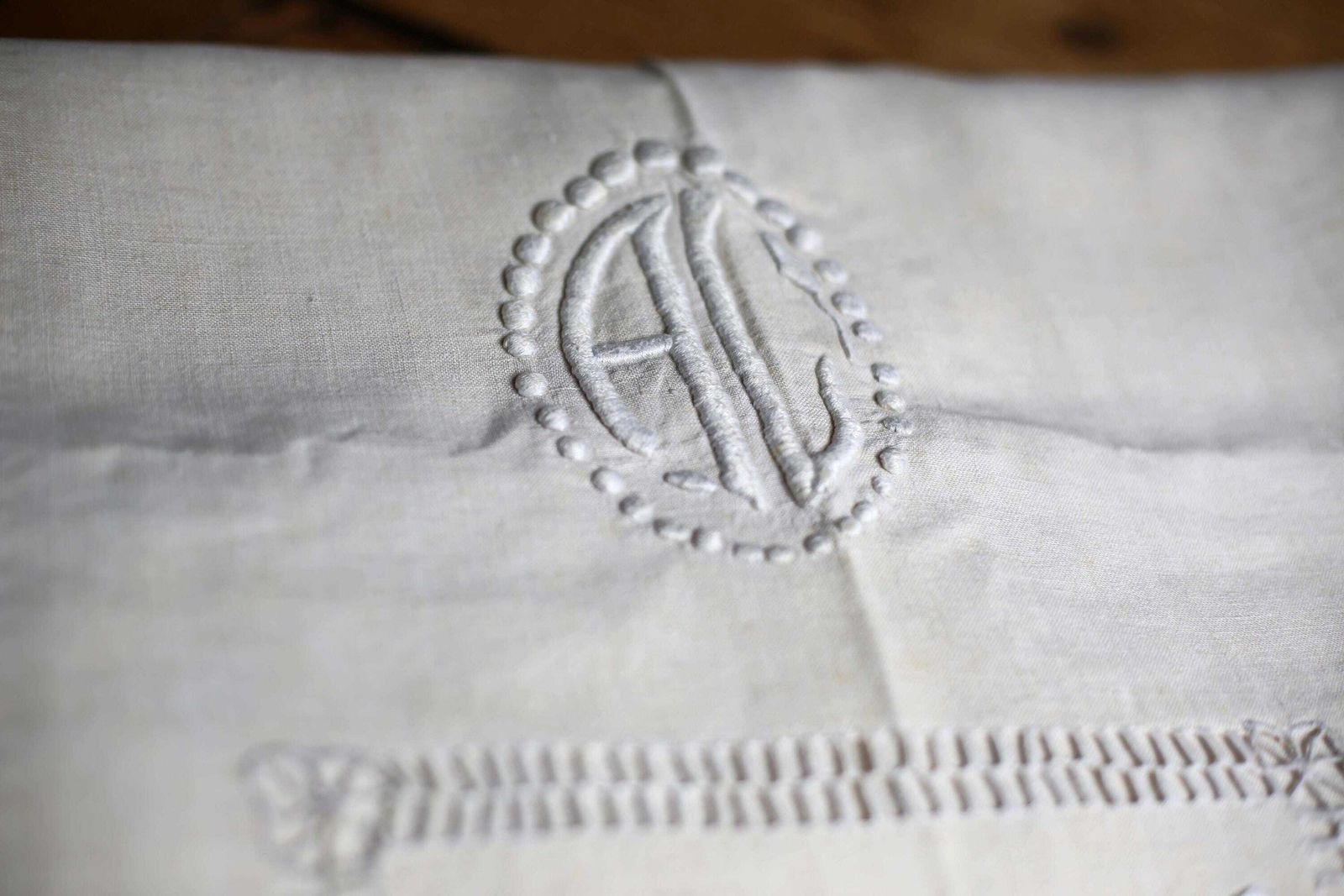 photo vintage Large Antique French Bed Sheet White Metis Monogrammed Homespun Hand Embroidered Loomed Fabric Ac Double