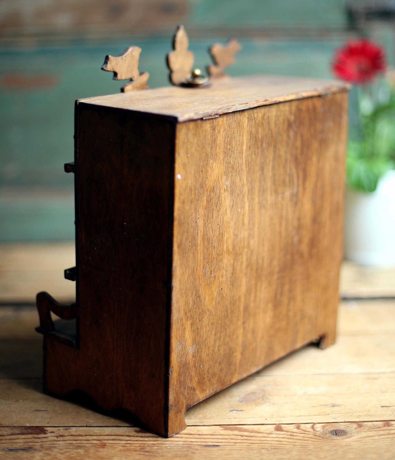 158.0 Antique Miniature Breton Bed Box Folk Art Small Carved Tramp Art Lit Clos photo