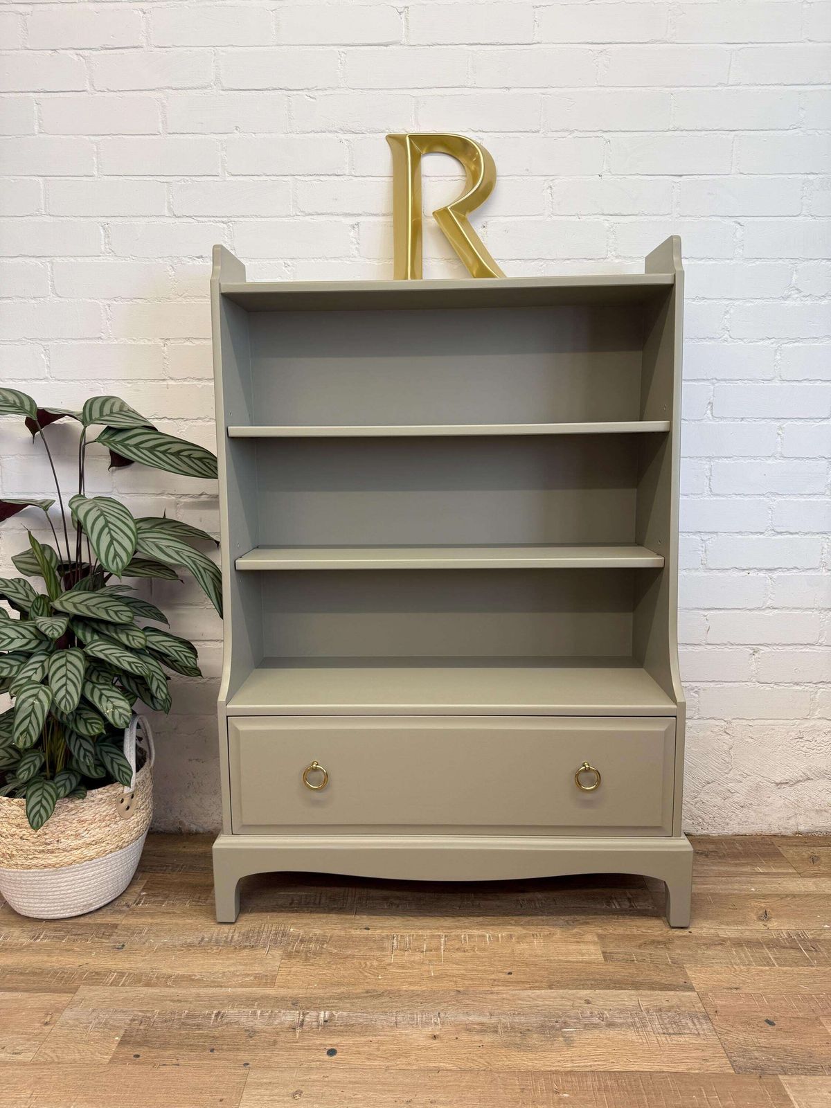 Stag Minstrel Waterfall Bookcase Painted Gettysburg Gray