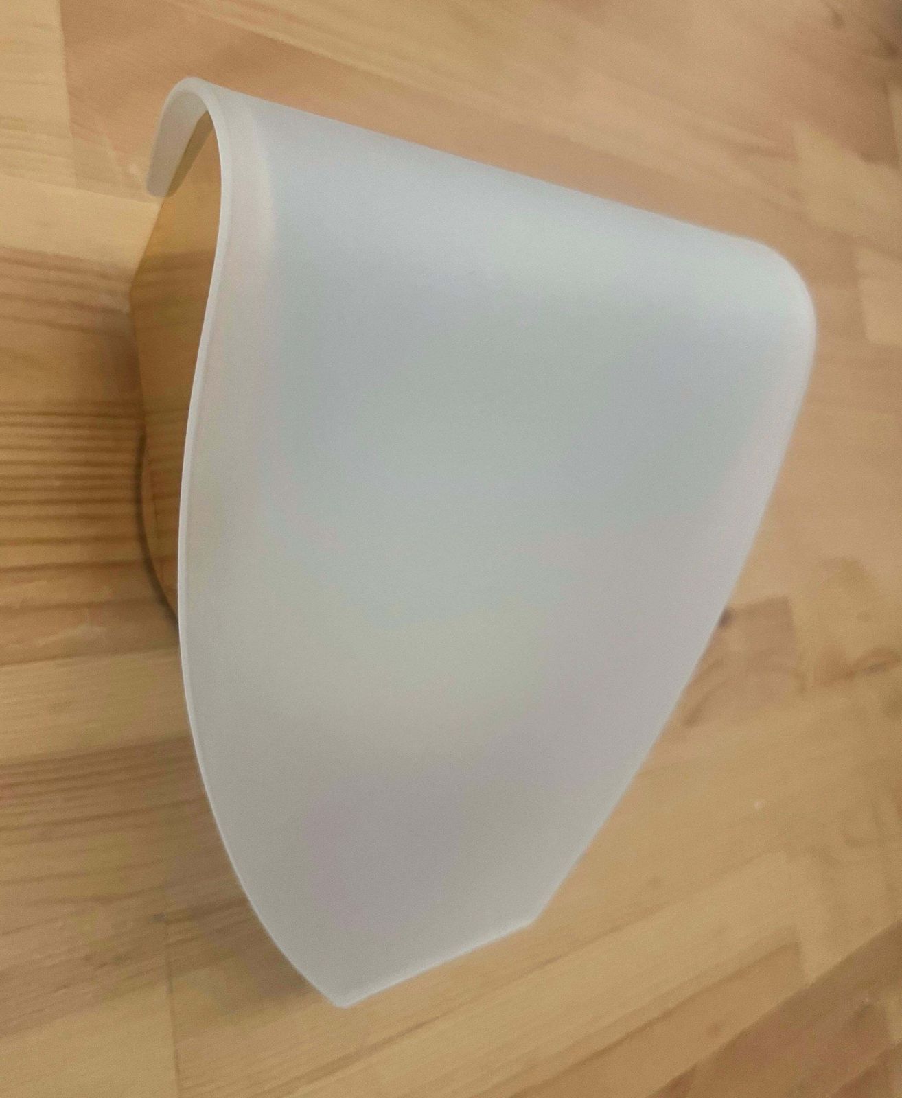 photo vintage Postmodern White Glass Gold Pair Of Wall Sconces By Blauet, Barcelona, 1990s