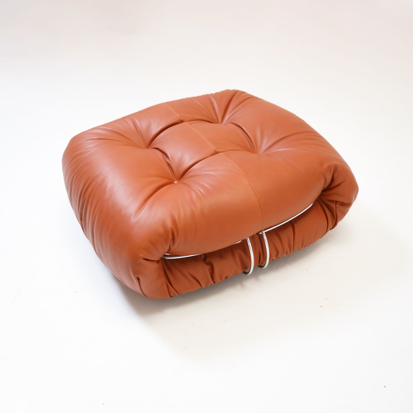 Afra & Tobia Scarpa ‘Soriana’  Chair With Ottoman photo vintage