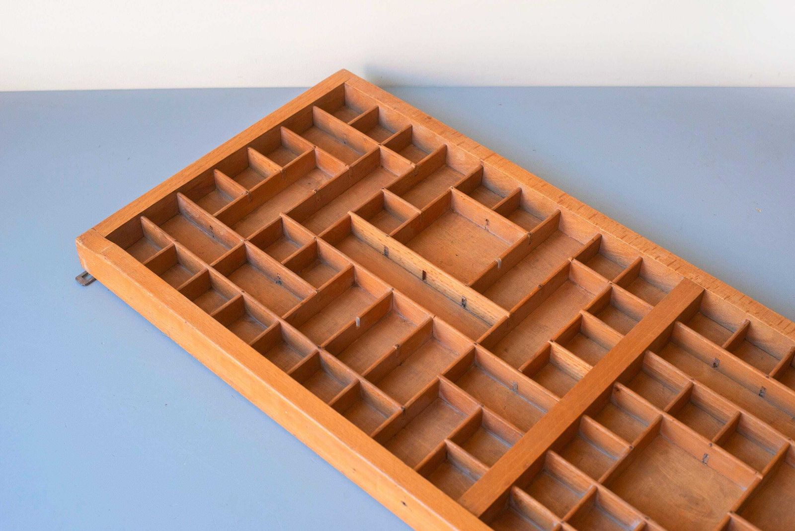 Woonaccessoires Vintage Houten Letterkastje | Zettersbak | Wanddisplay Voor Miniaturen photo