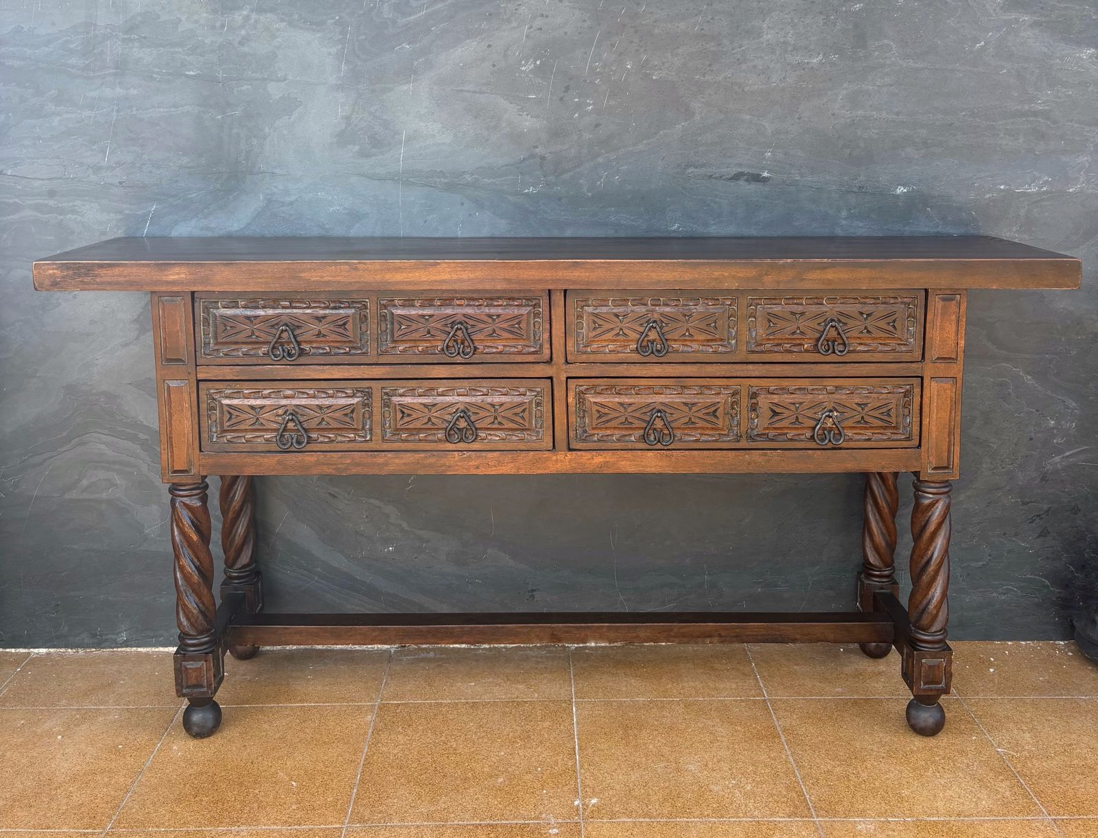 Spaanse Renaissance-stijl consoletafel met spiraalvormig gedraaide poten, jaren 1920 photo for sale