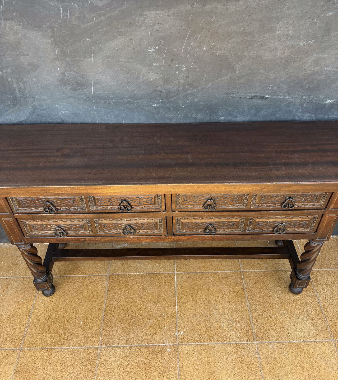 Spaanse Renaissance-stijl consoletafel met spiraalvormig gedraaide poten, jaren 1920 photo vinterior