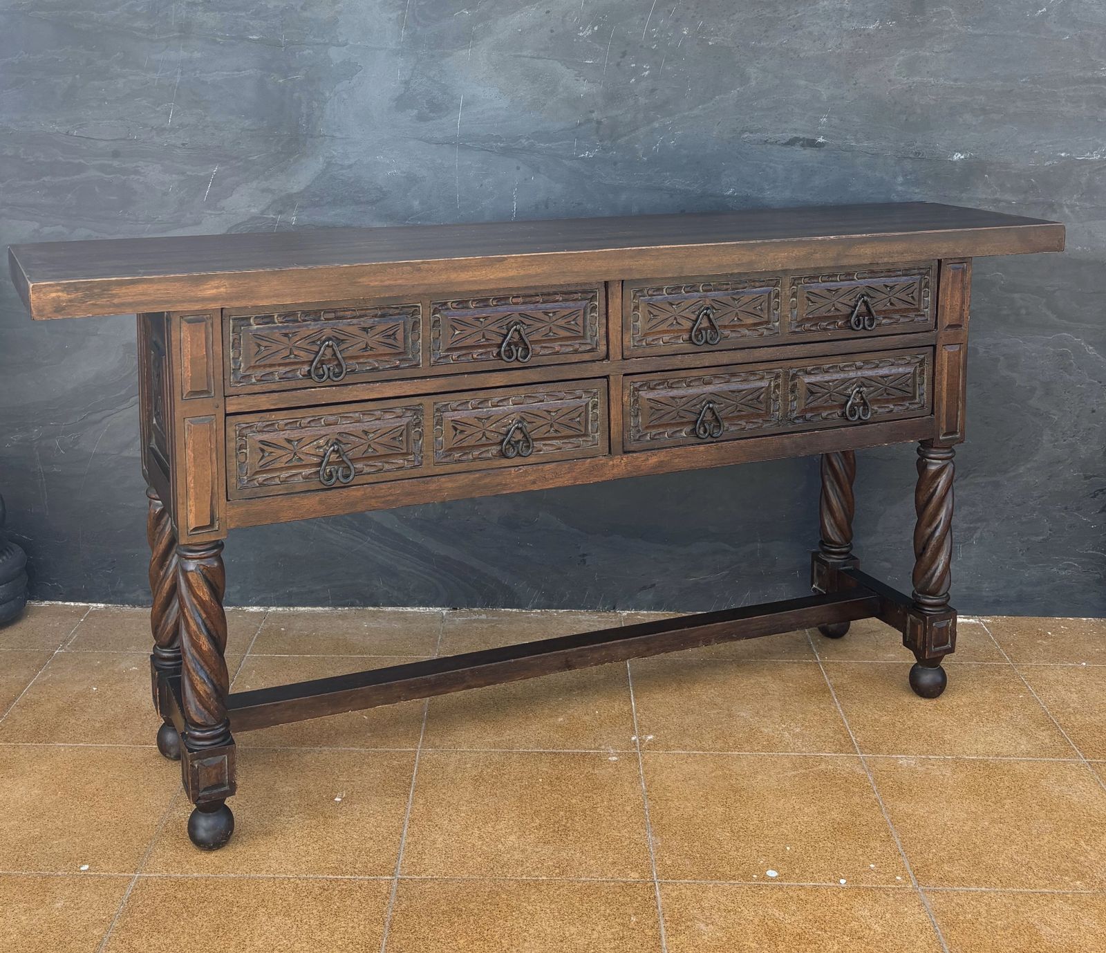 Spaanse Renaissance-stijl consoletafel met spiraalvormig gedraaide poten, jaren 1920 photo vintage