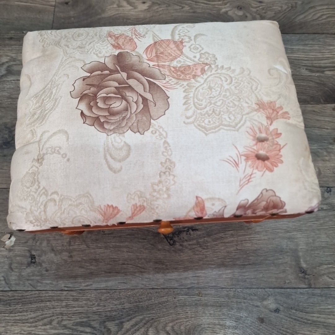 photo furniture Vintage Upholstered Foot Stool Sewing Box Drawer Storage Bench Retro Wooden