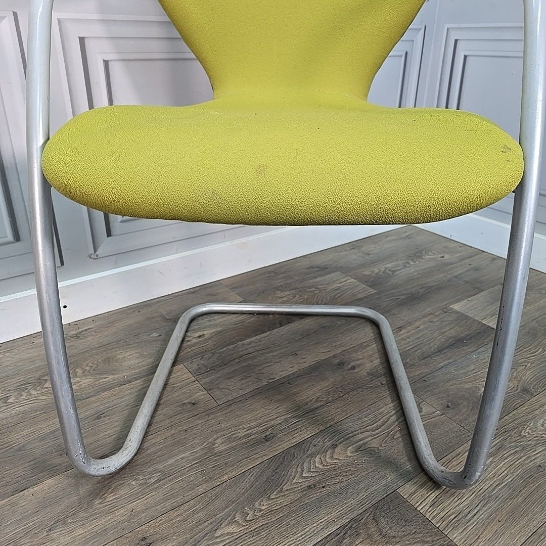 photo vintage Pair 2 Cantilever Chairs Orangebox X10 Guest Visitor Office Desk Waiting Room