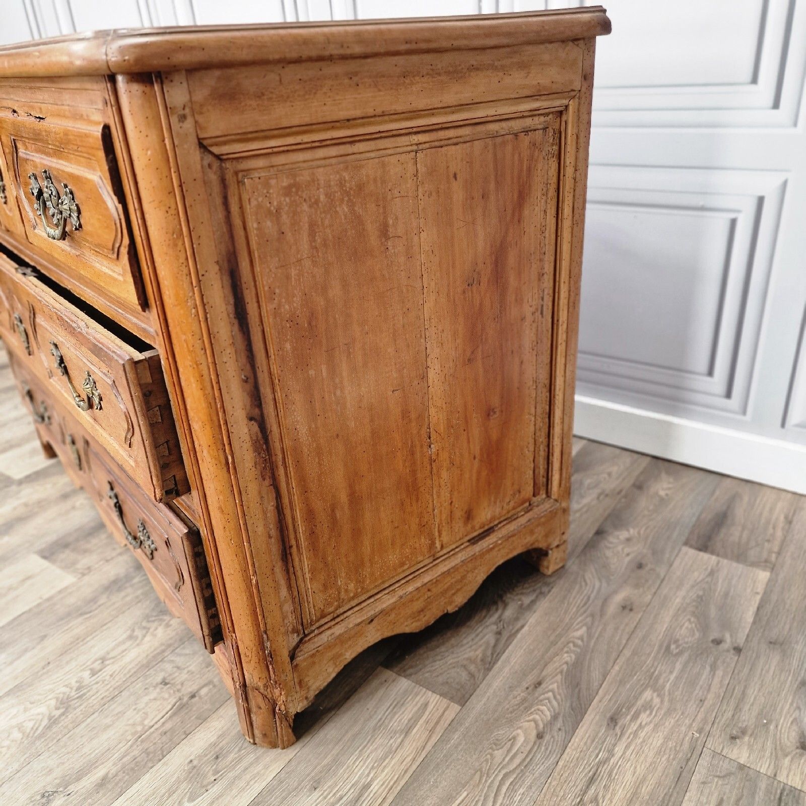 photo vintage Antique Spanish Chest Of Drawers Commode 18th Century Cherry Wood Georgian