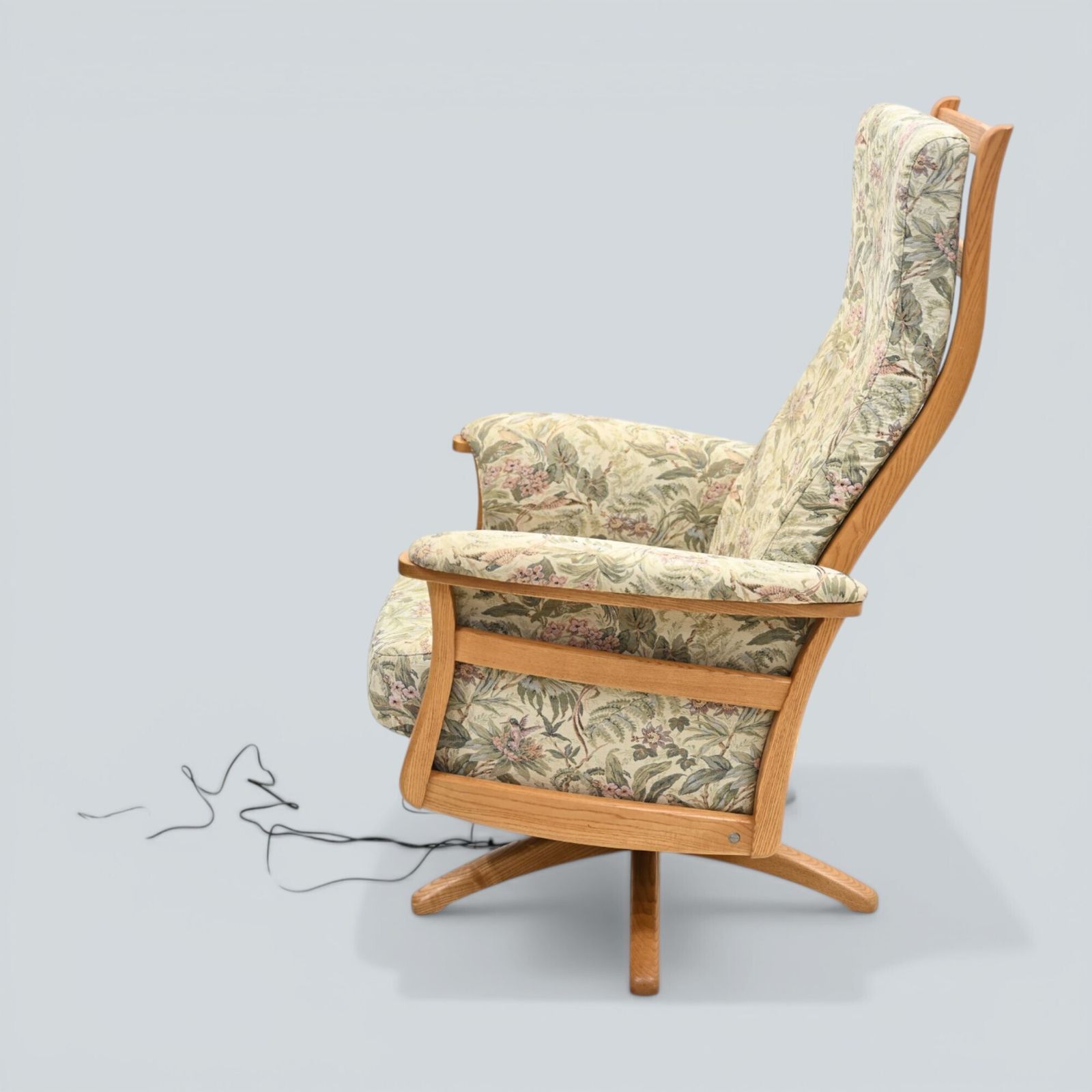 Ercol Electric Recliner Armchair Light Finish Free Uk Delivery* photo vinterior