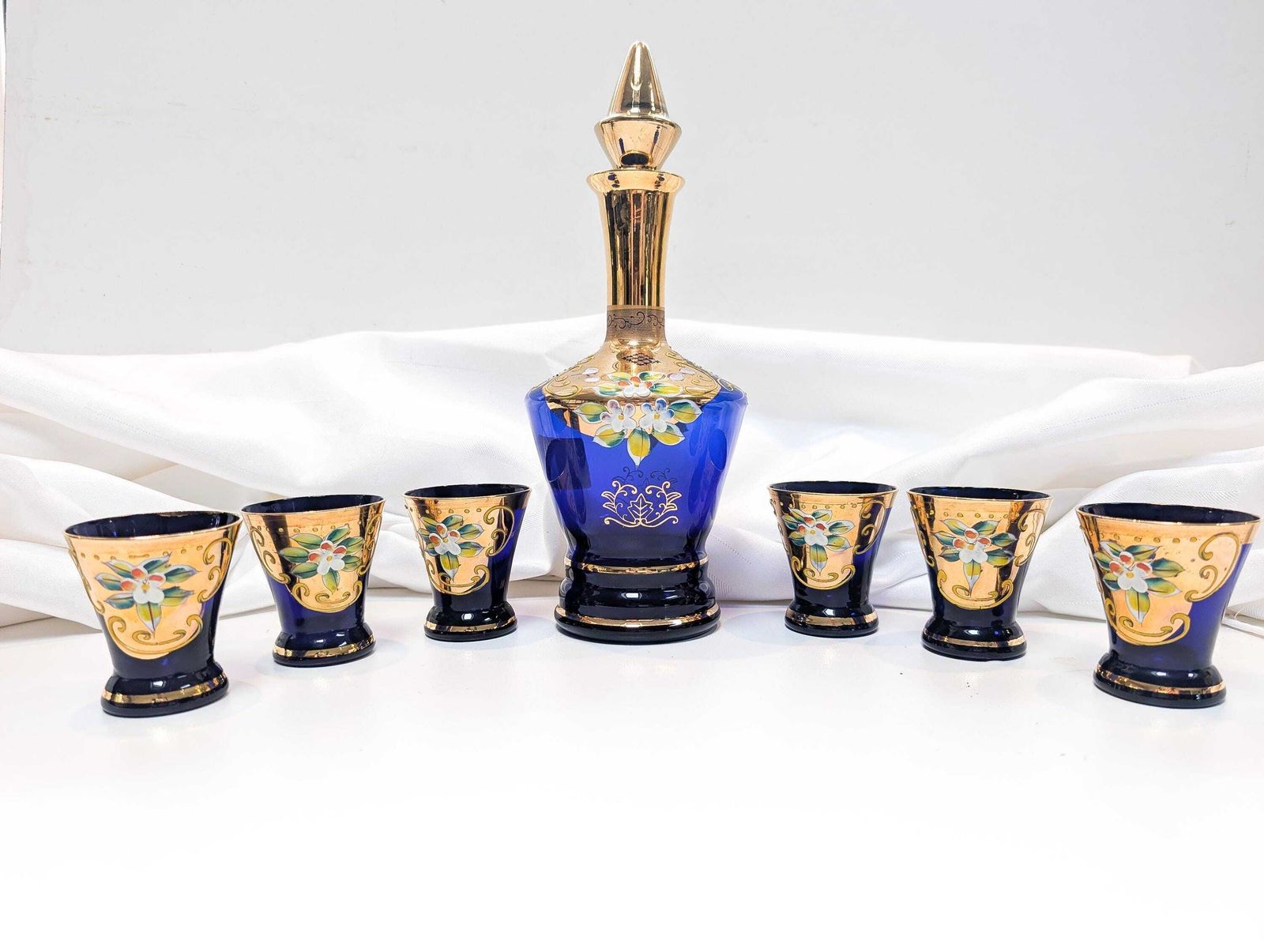 Murano Mid Century Cobalt Blue Glass Decanter And Six Liqueur/Shot Glasses. All Pieces Feature 24 Karat Gold Decoration And Hand Painted. photo 155.0