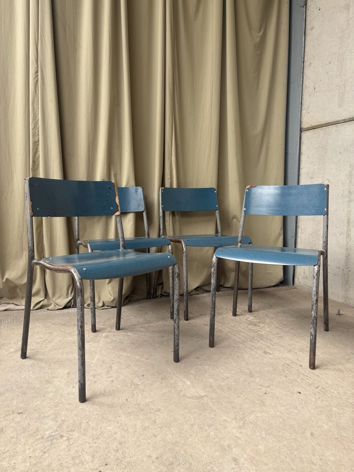 Vtg Mid Century Industrial Metal Set Of 4 Stacking Dining Chairs Retro R1197