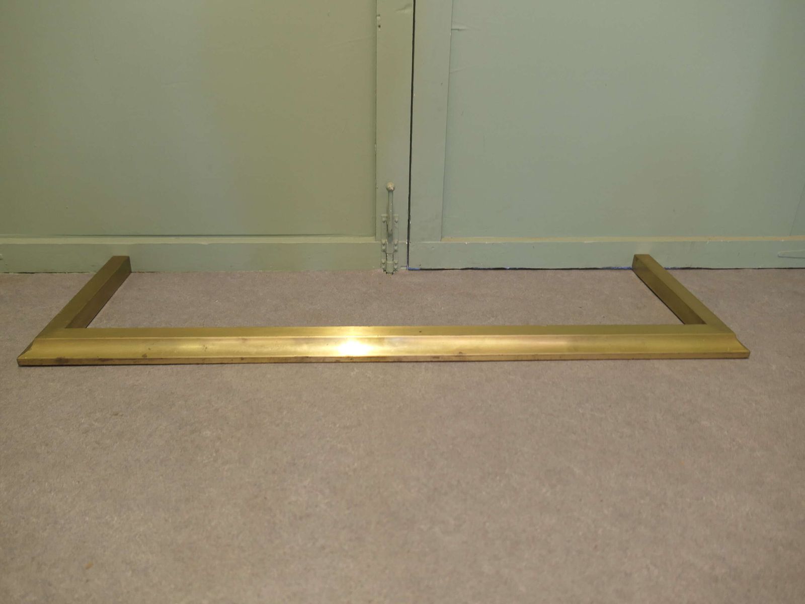 19th Century Brass Fender This Is An Elegant Brass Fender, The Fender Is In Good Conditio