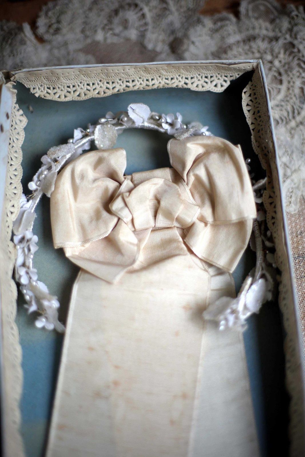 Antique First Holy Communion Set From Belle Jardiniere Paris Box French Advertising photo for sale