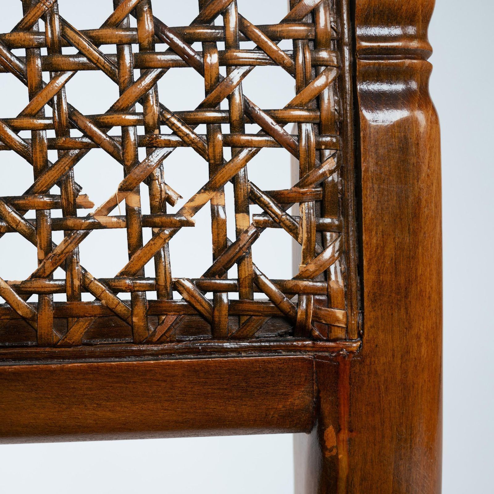 photo vintage 4 Faux Bamboo Chinoisery Highback Dining Chairs With Cane Webbing, 1970s