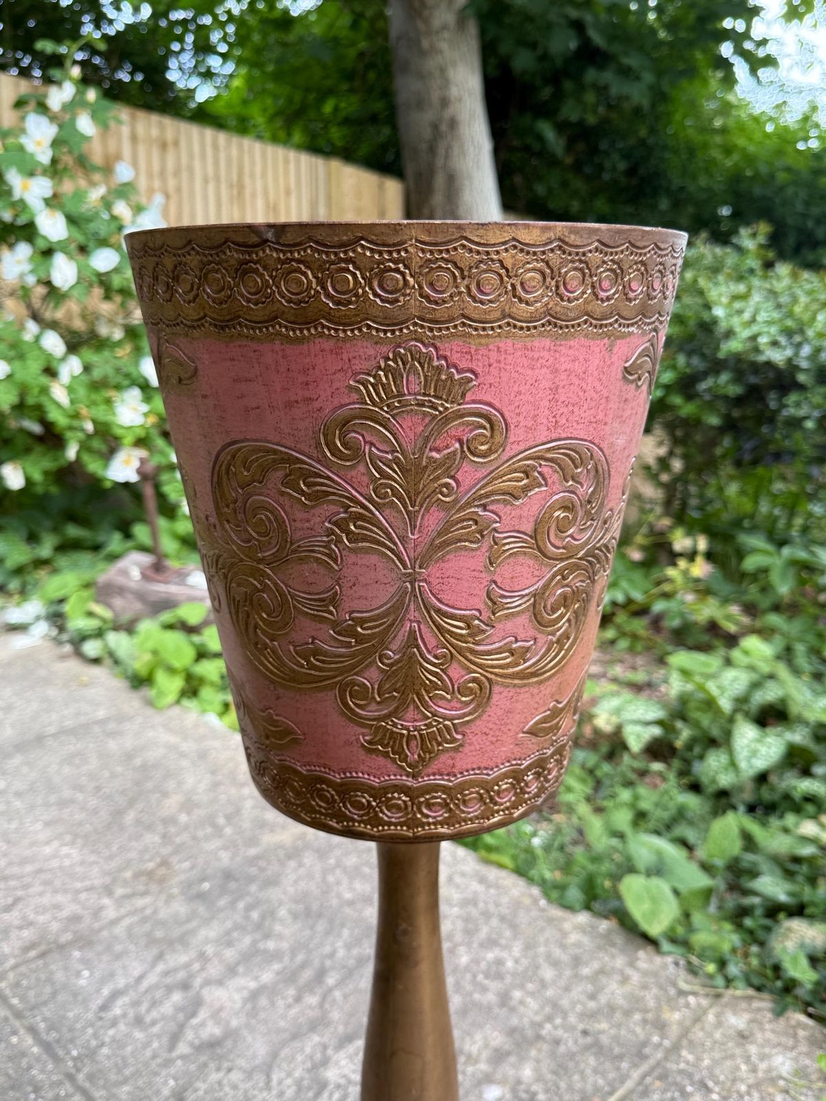 Rare Vintage 1970s Pink And Gold Pedestal Planter Antique Style Jardiniere Stand photo vinterior