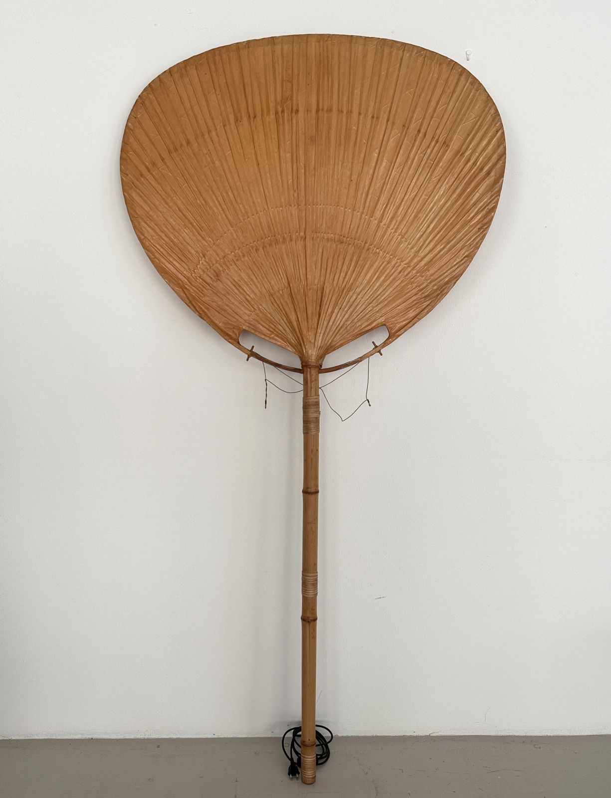 Organic Large Floor Lamp "Uchiwa I" By Ingo Maurer, 1974 photo Lighting