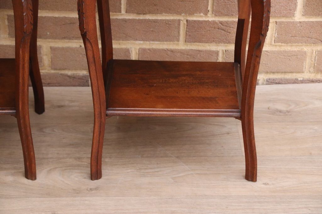 photo vintage Pair Of Mahogany Antique Bedside Tables