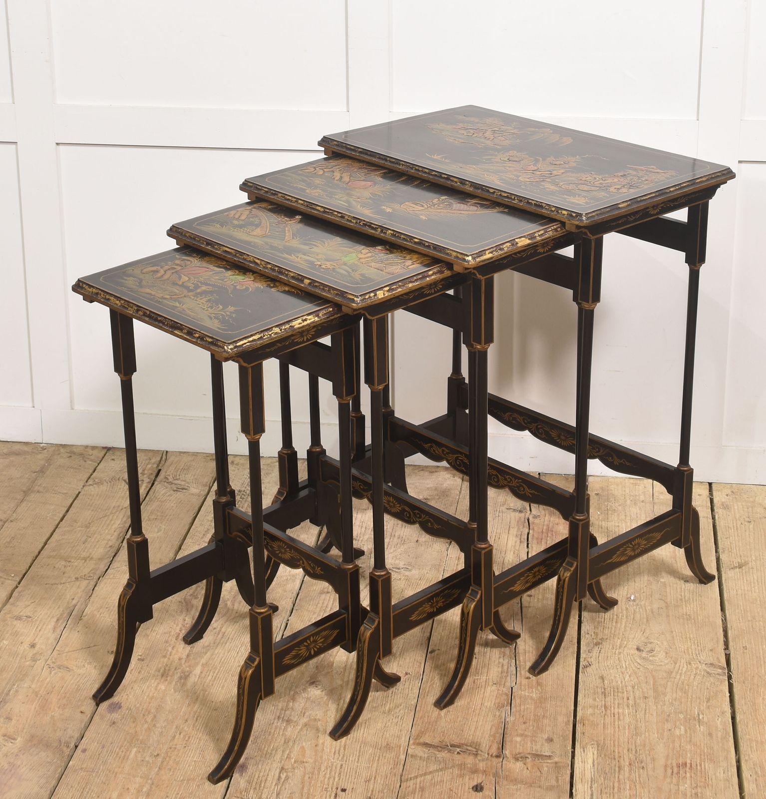 Exceptional Set Of Four Chinoiserie Decorated Nest Of Tables photo 1374.0