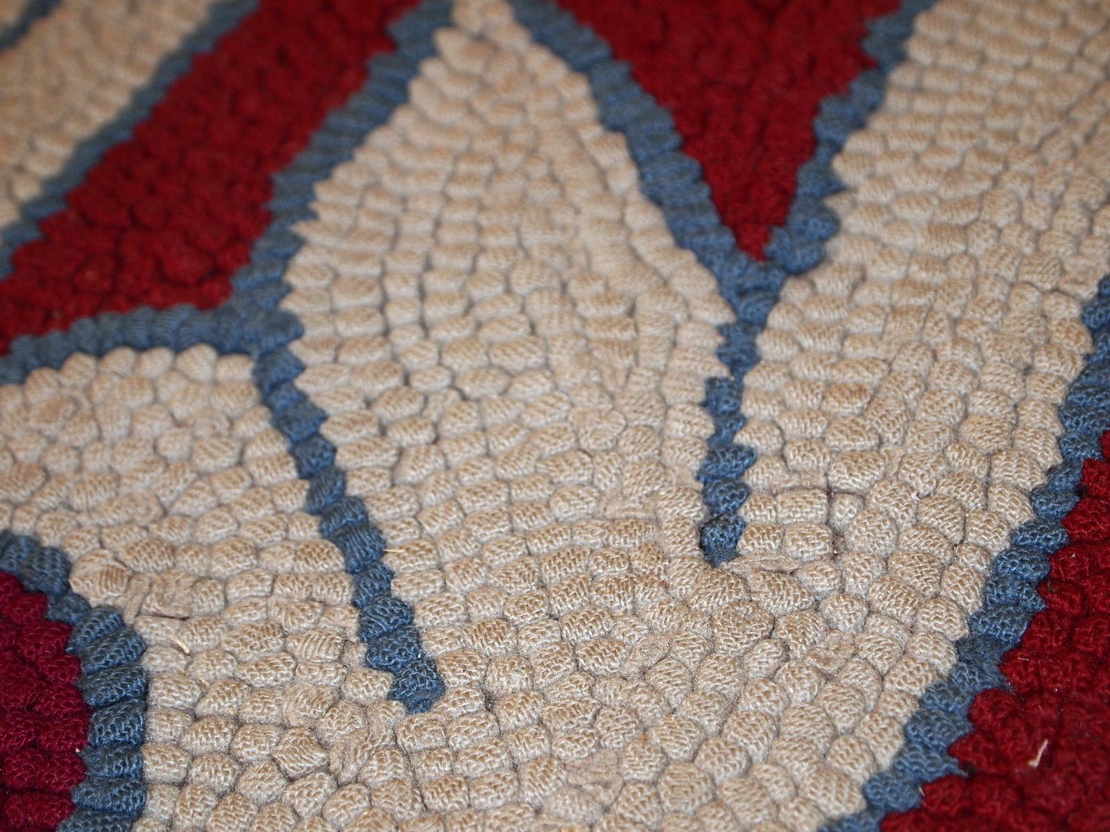 photo furniture Tapis à points noués américain d'époque en laine, fait main, années 1930 - 67 × 135 cm