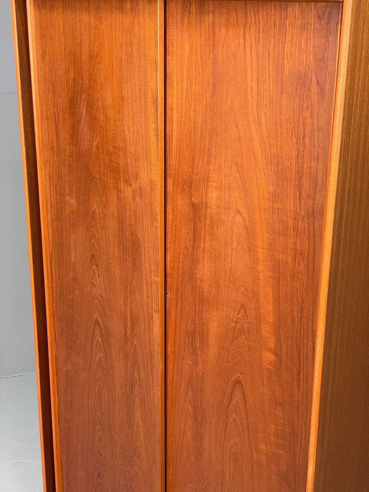 photo furniture Vintage Austinsuite Teak Wardrobe Retro 1970s Shelves Clothes Cupboard Eb12078