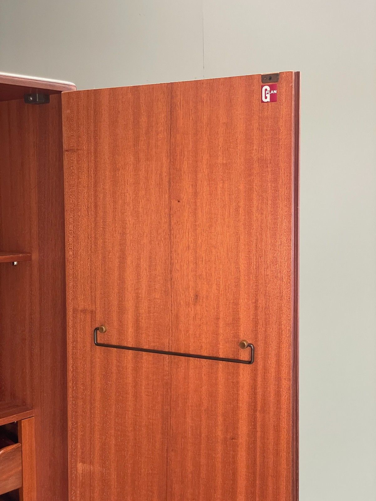 photo vinterior Vintage G Plan Teak Wardrobe Clothes Rail Shelves Mid Century Eb12206