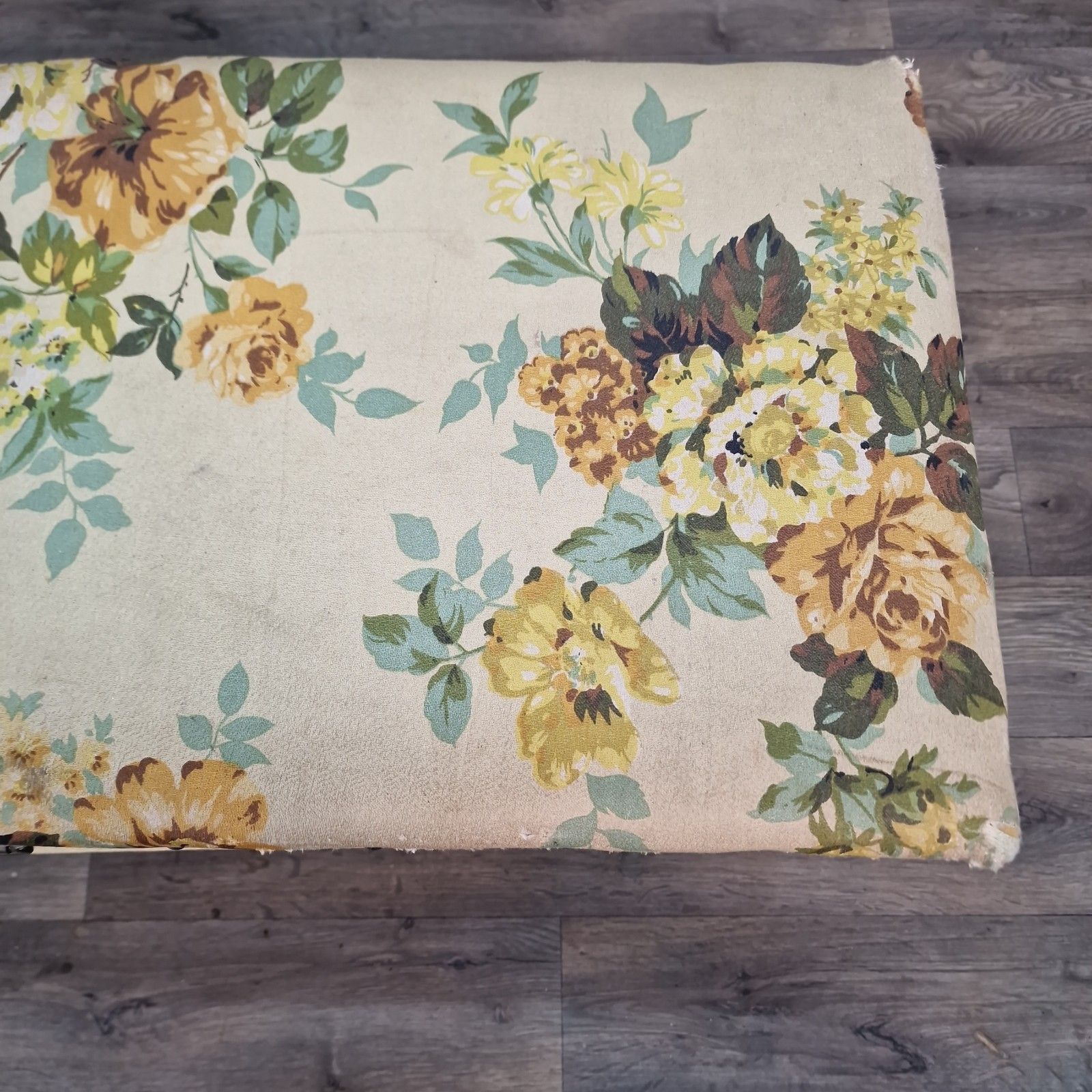 Furniture Vintage Sirrom Storage Blanket Box Floral Upholstered Ottoman Loom Basket Retro photo