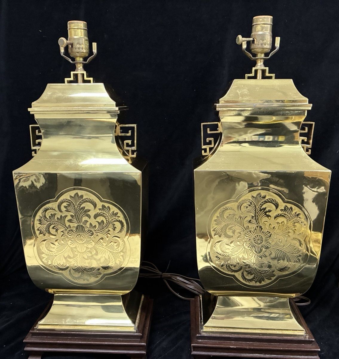 Pair Of Large Table Lamps Hollywood Regency Oriental Pagoda Brass On Wood Plinth photo vinterior