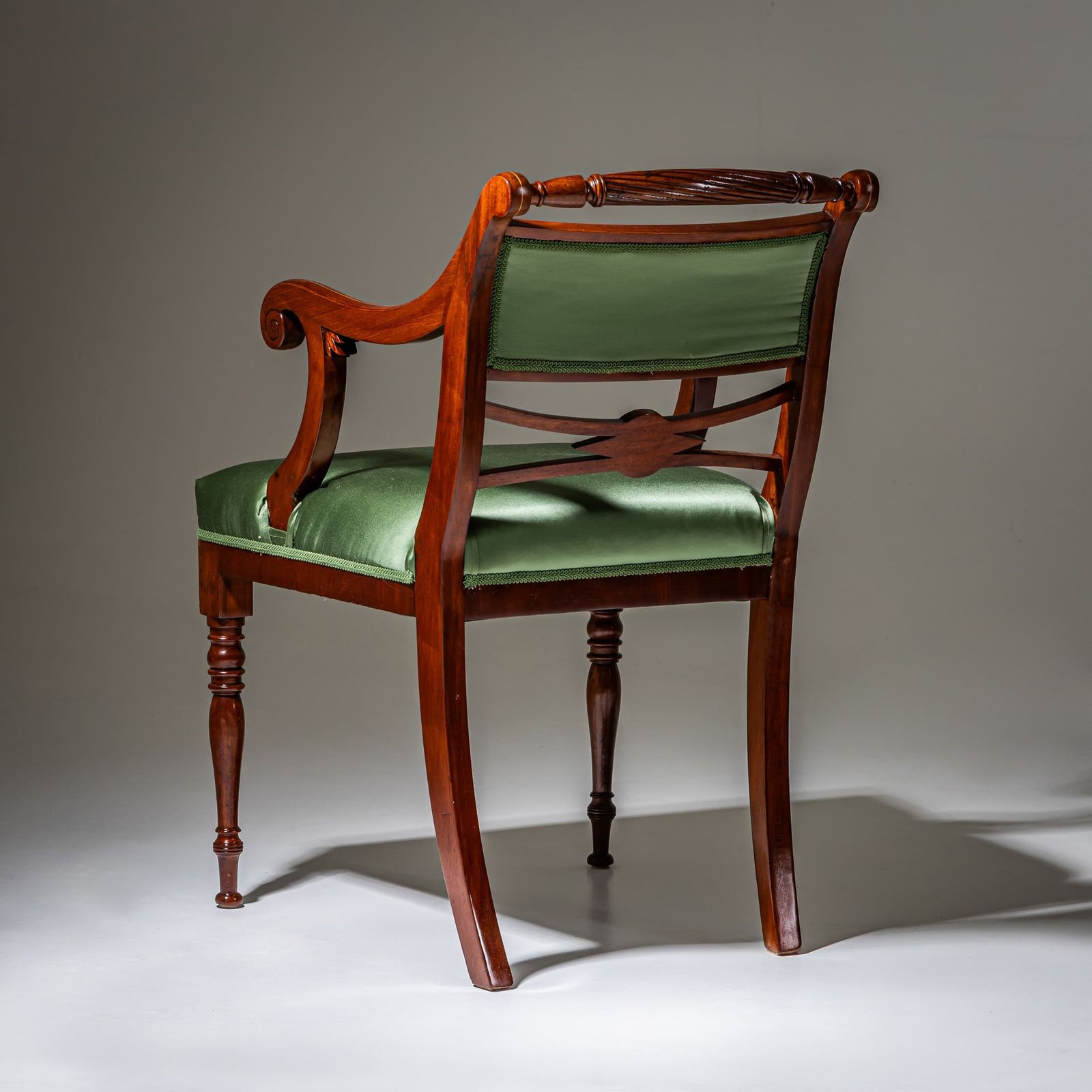 photo furniture Biedermeier fauteuil, jaren 1830