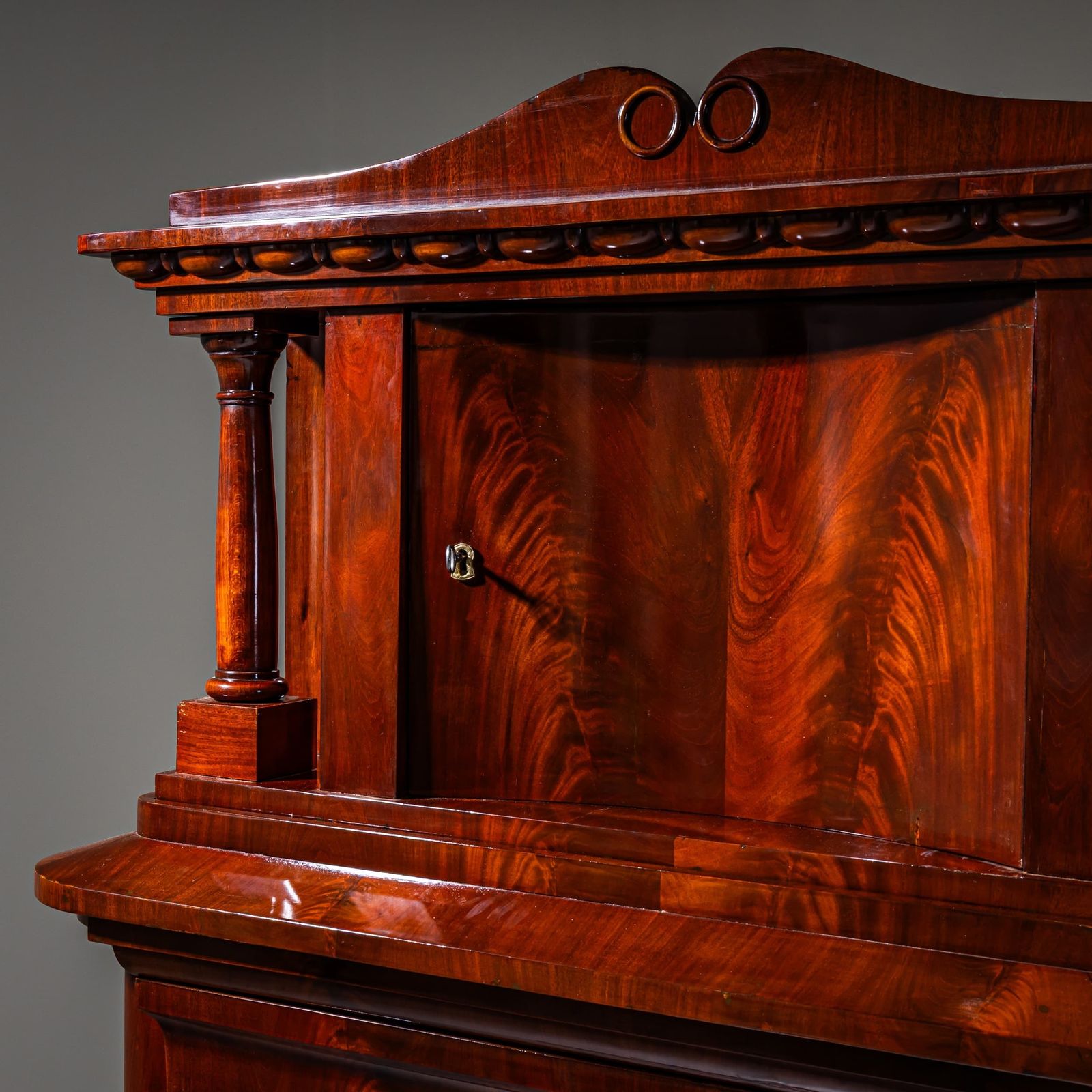 Biedermeier secretairkast in mahonie, ca. 1830 photo vinterior