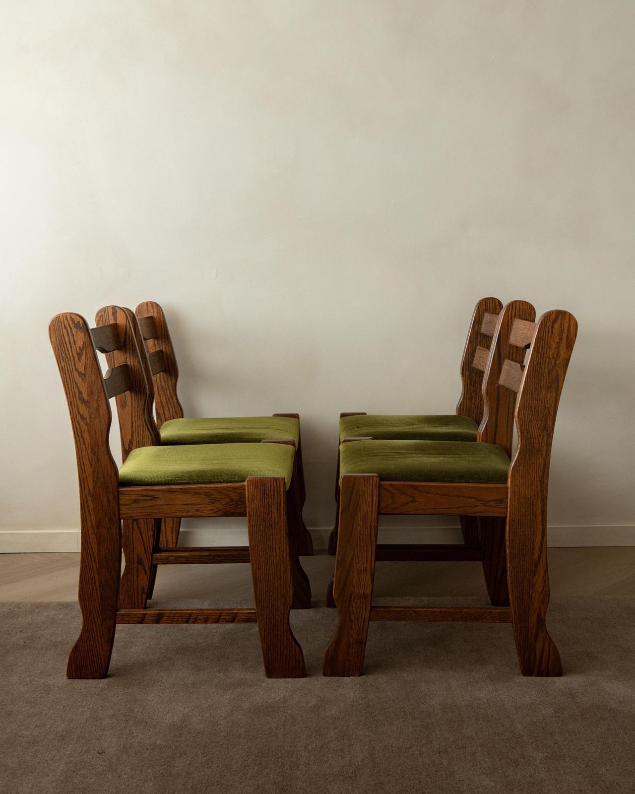 Brutalist Oak Razorback Dining Chairs With Green Velvet, 1970s, Set Of 4 photo 2249.0
