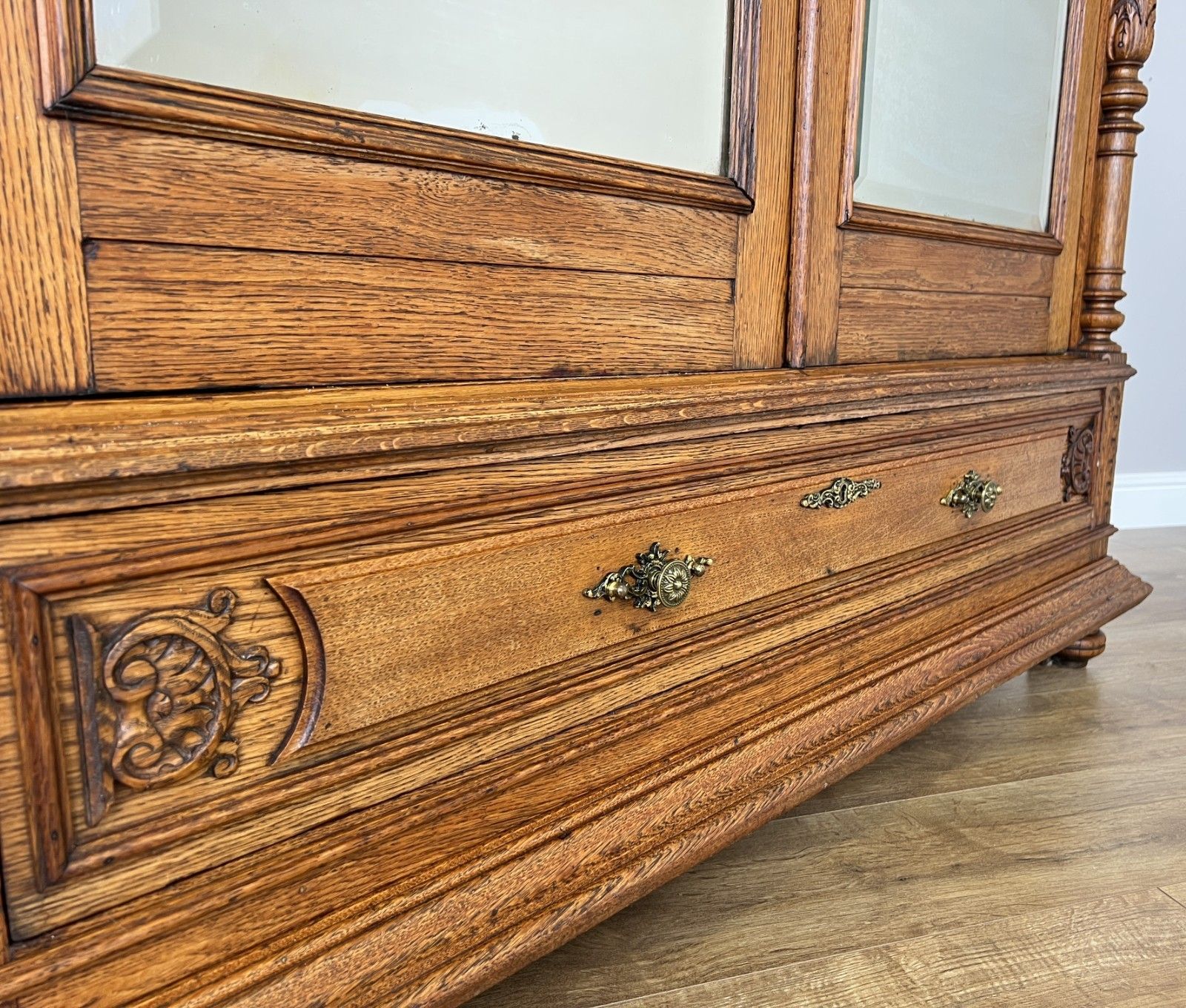 photo vinterior Wardrobe Antique French Oak Two Door Mirrored Carved Armoire Cabinet Lot 6120