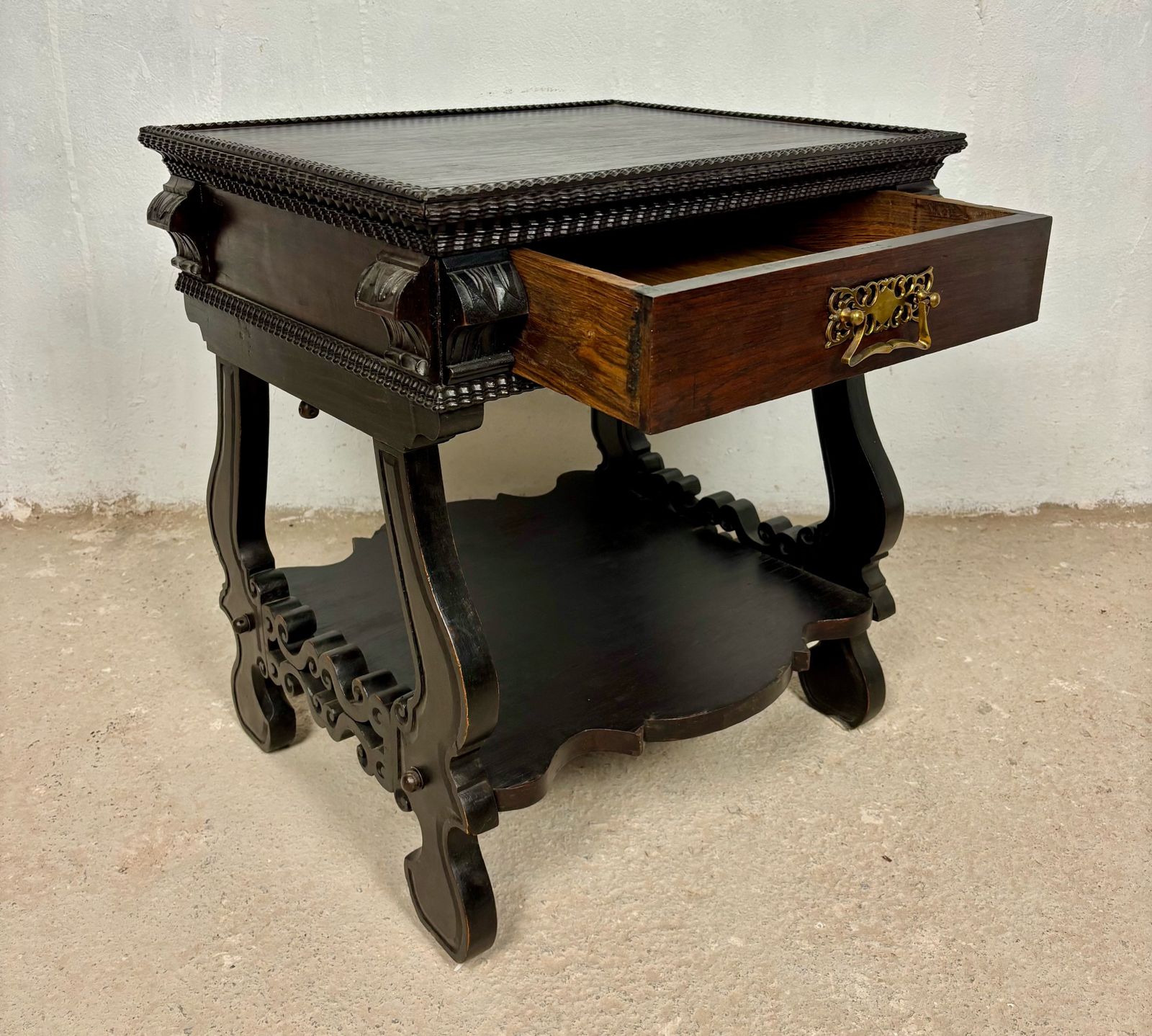 photo for sale Mesa Portuguesa