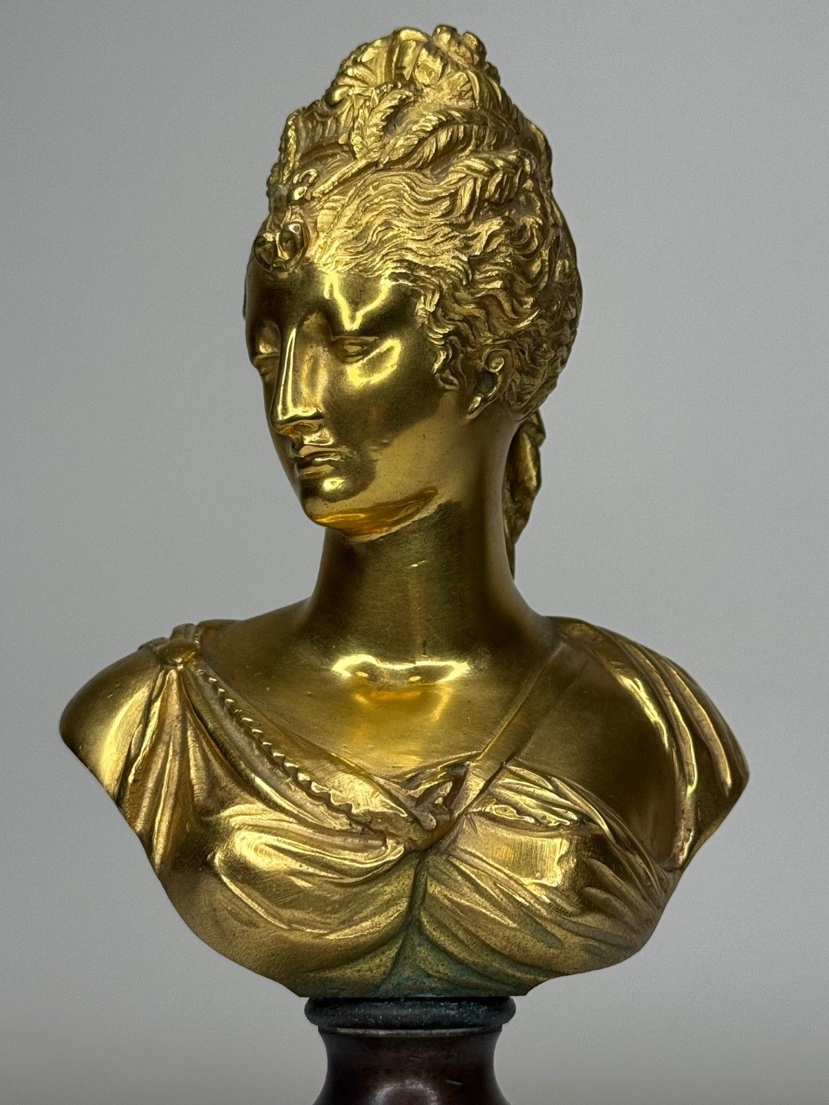 19th Century Parisian Bronze Bust Sculpture Of Marie Antoinette In The Manner Of Mathurin Moreau photo Art