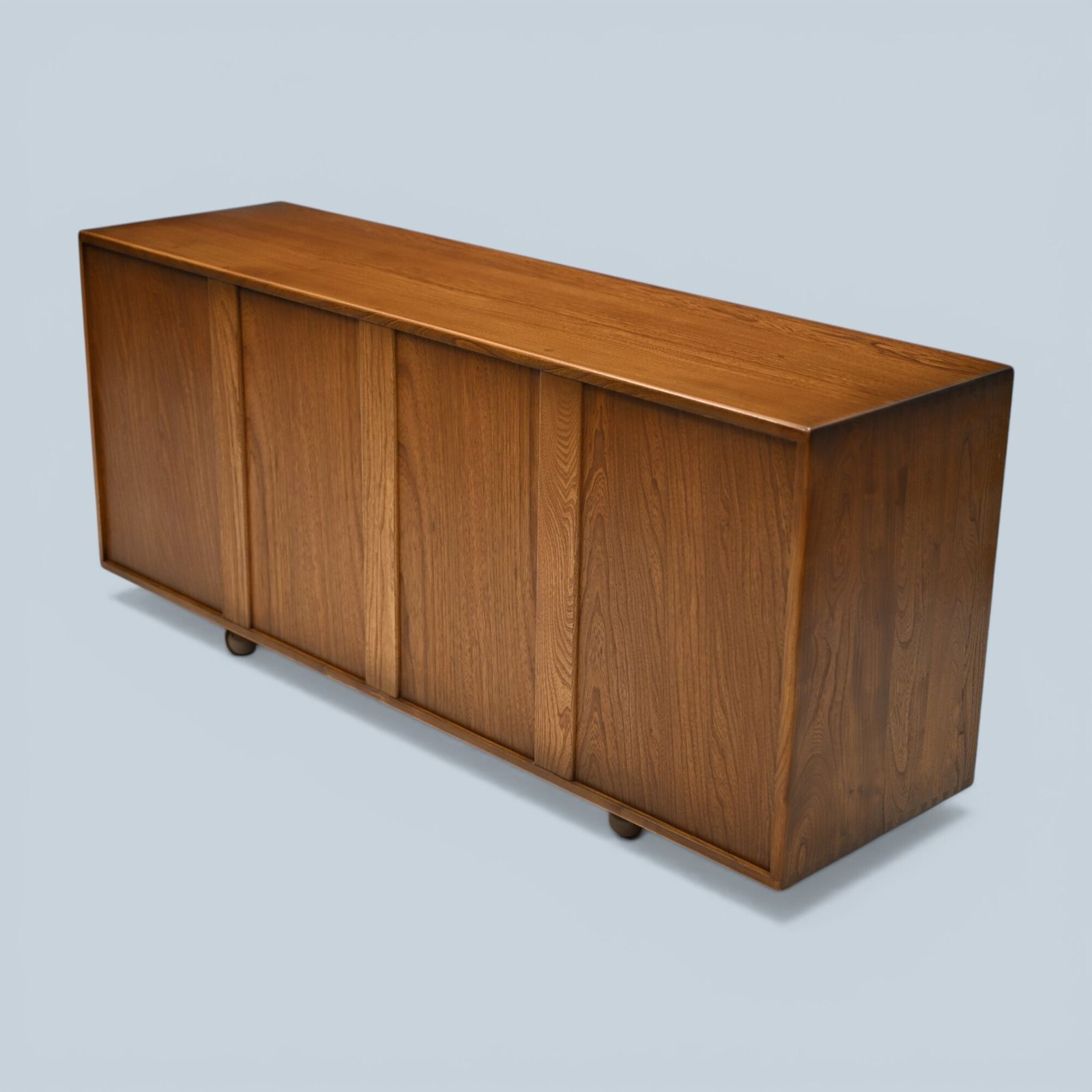 Ercol Windsor Sideboard Model Number 455 Golden Dawn Finish Free* Uk Delivery photo vinterior
